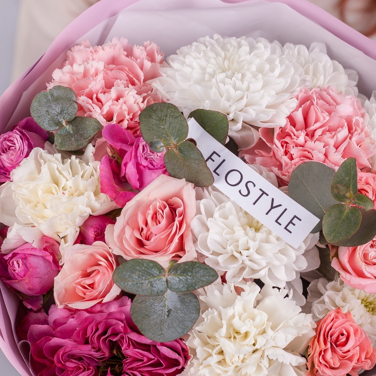 nedorogoj yarkij buket s hrizantemoj 2